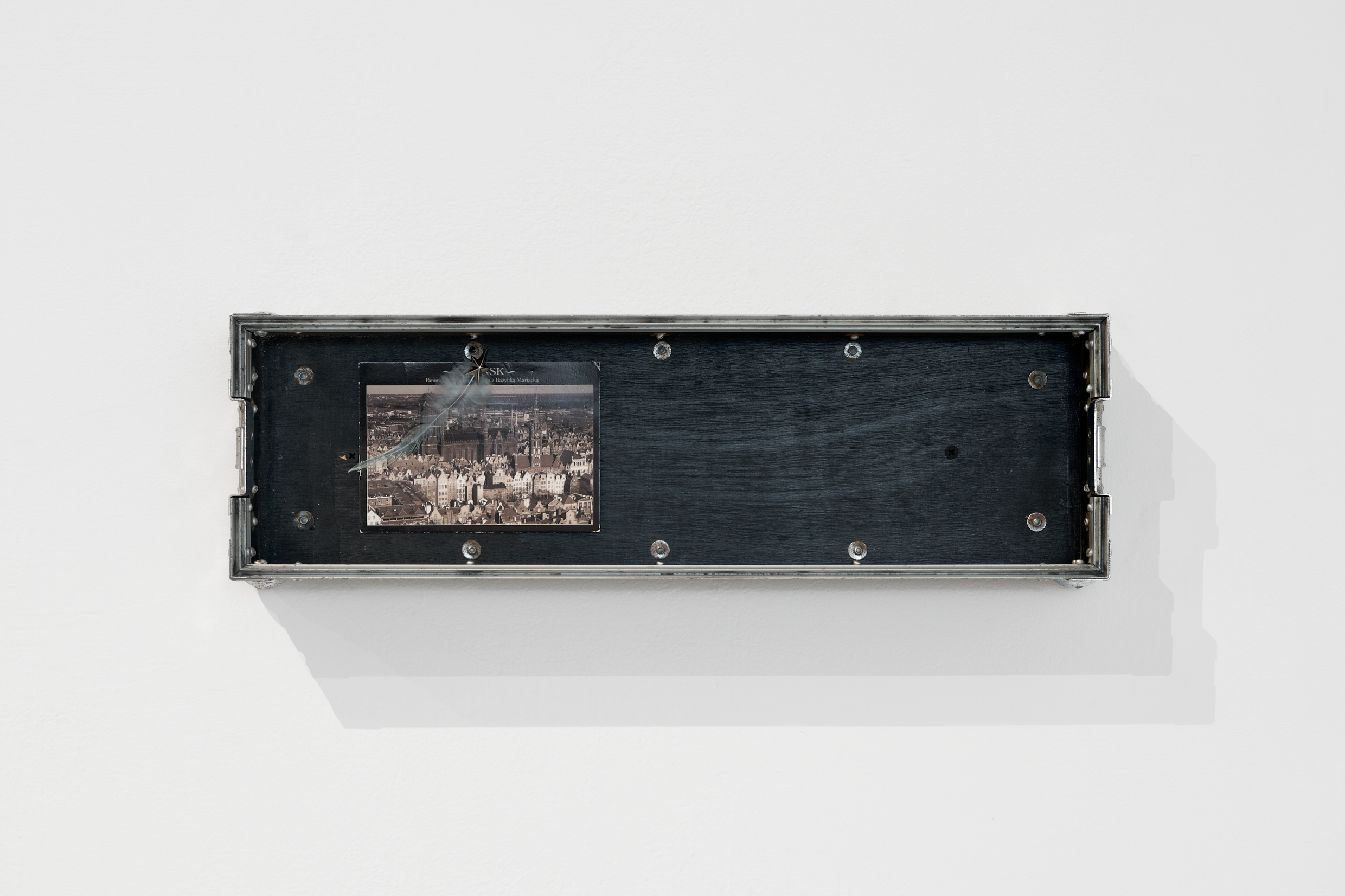 (We were) Two matching suitcases on a carousel going nowhere, 2026. Exhibition view: Zniwa Smutku, Les moissons de la tristesse / The Harvest of Sorrow, cur. Oriana Radziuk, Gdansk Center for Contemporary Art (GCSW), Gdansk (PL), 2026. Photo © Tomasz Koszewnik