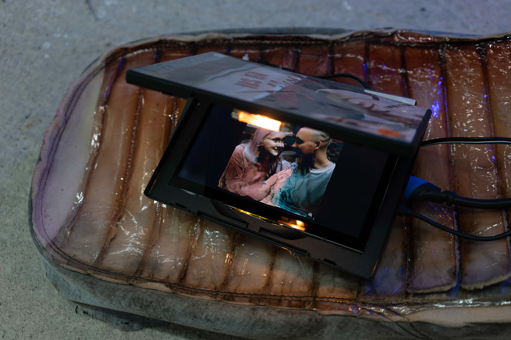 (Detail) <em>Holidays in a red sun</em>, 2023. Exhibition view: <em>Bubble Bath</em>, group show, cur. Lena Stewens and Jakob Otter, Magma Maria, Offenbach-am-Main (DE), 2023. Photo © Jakob Otter